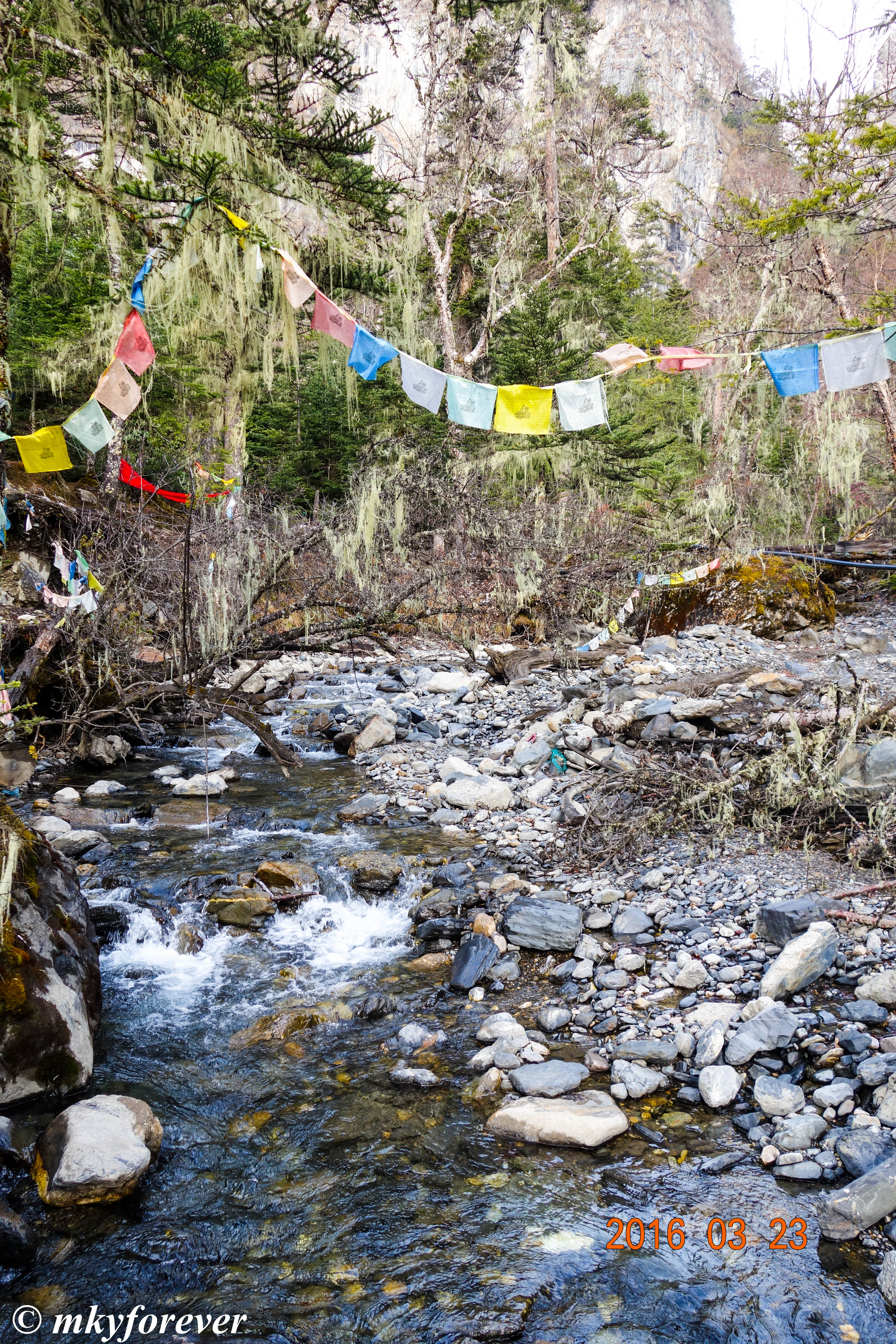 小河