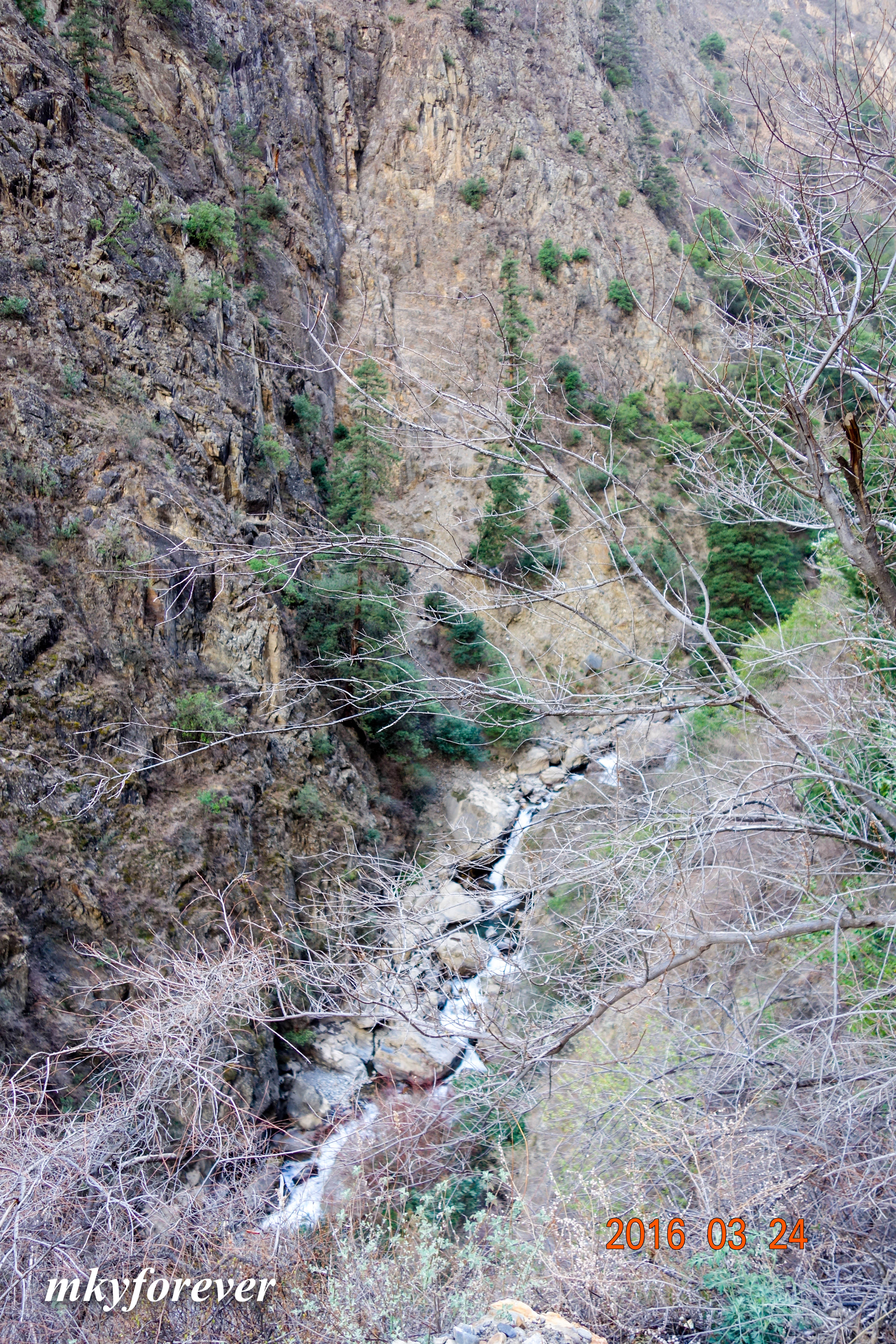 峡谷